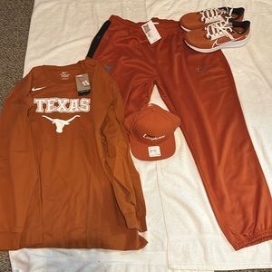 Bundle Nike Zoom 10.5, Nike longhorn pants 3XL, hat OS, longsleeve t-shirt 3XL